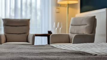 Tweepersoonskamer, balkon | Hypoallergeen beddengoed, een bureau, geluiddichte muren, gratis wifi