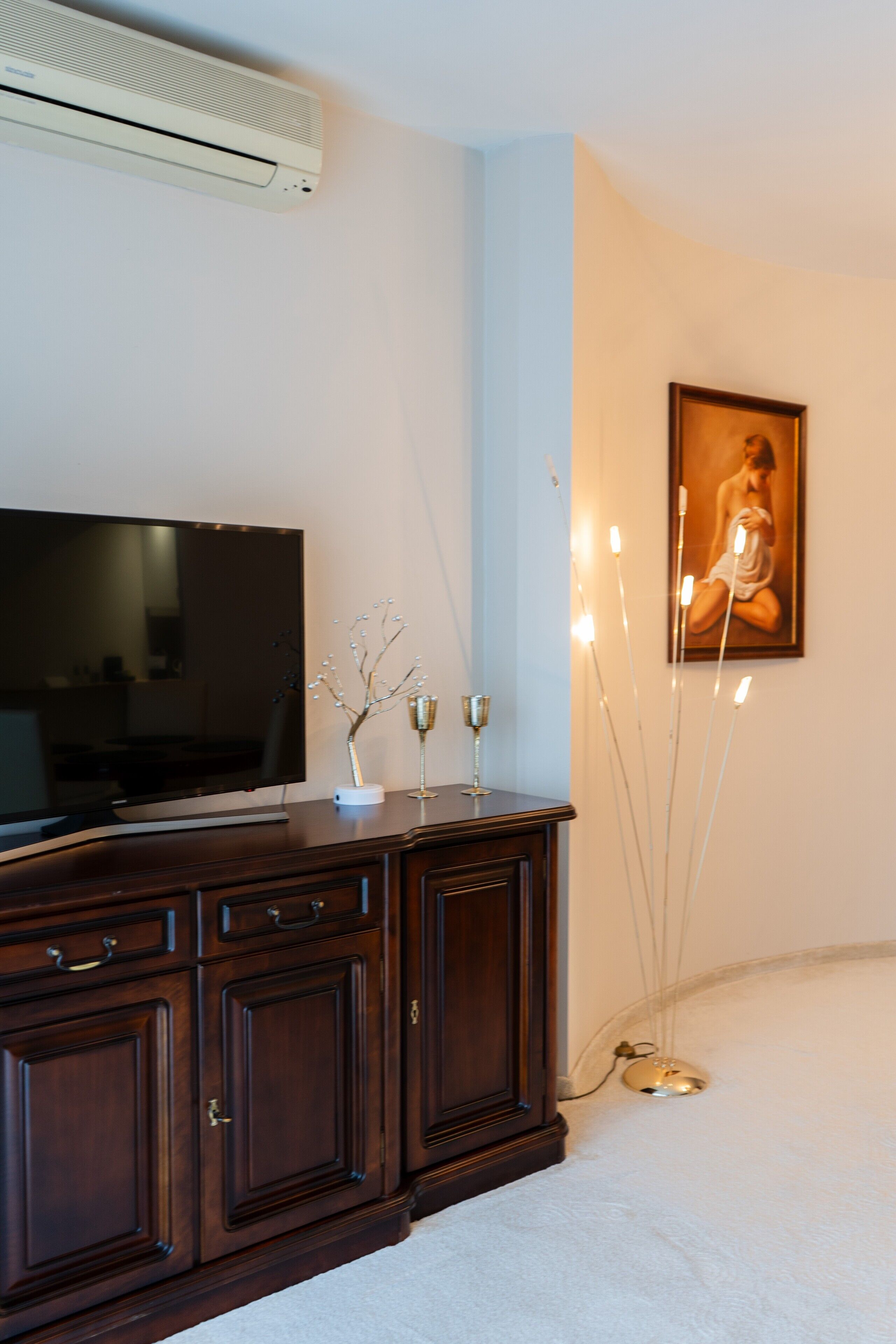 superior apartment | hypo-allergenic bedding, in-room safe, desk, iron/ironing board