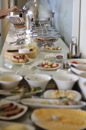 Gratis morgenmadsbuffet hver dag