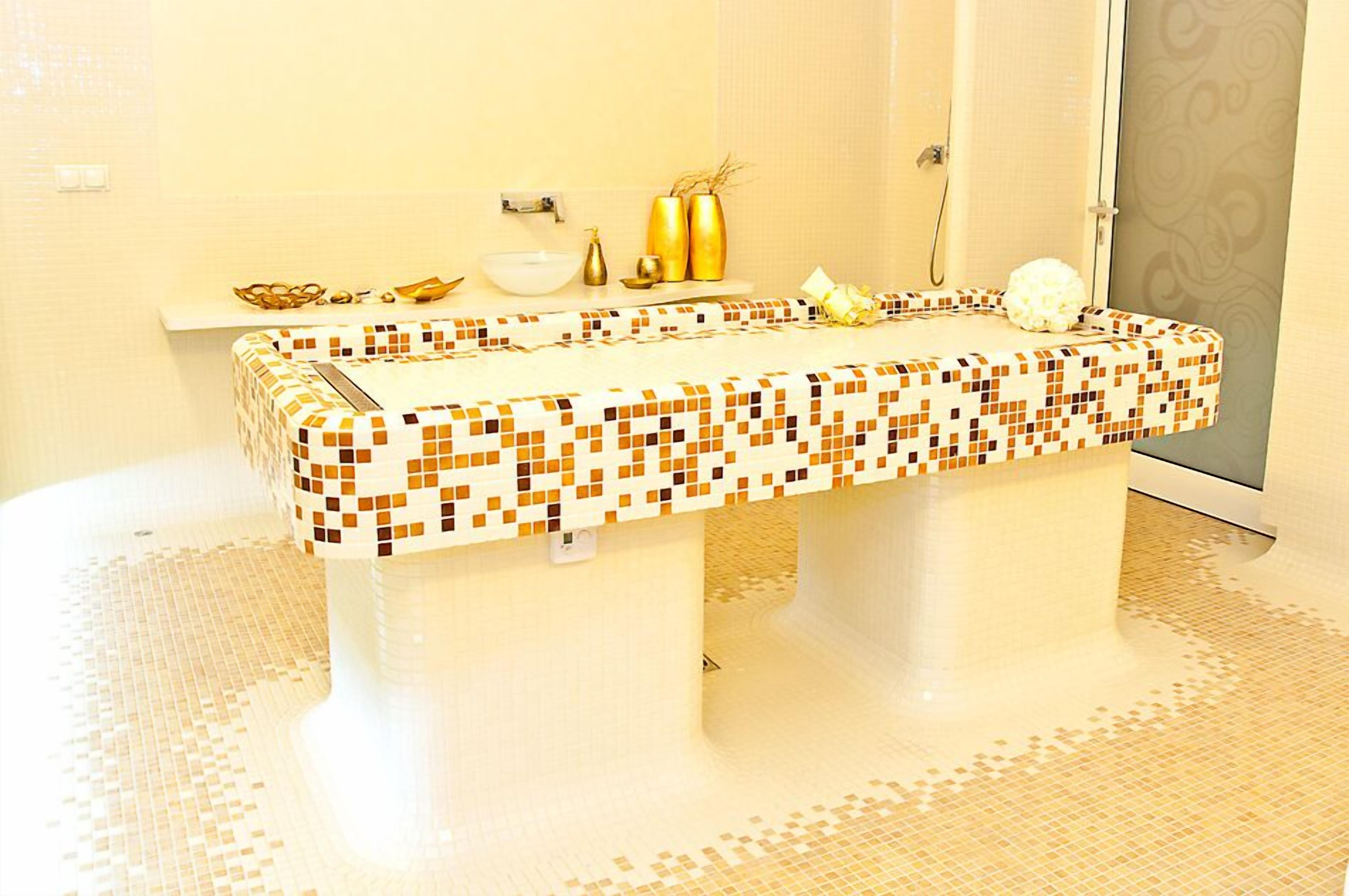 couples treatment room(s), body treatments, body wraps, body scrubs