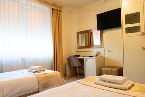 Family Room | Hypo-allergenic bedding, in-room safe, desk, iron/ironing board - Hotel Court Wellness & Spa (Kedzierzyn Kozle)
