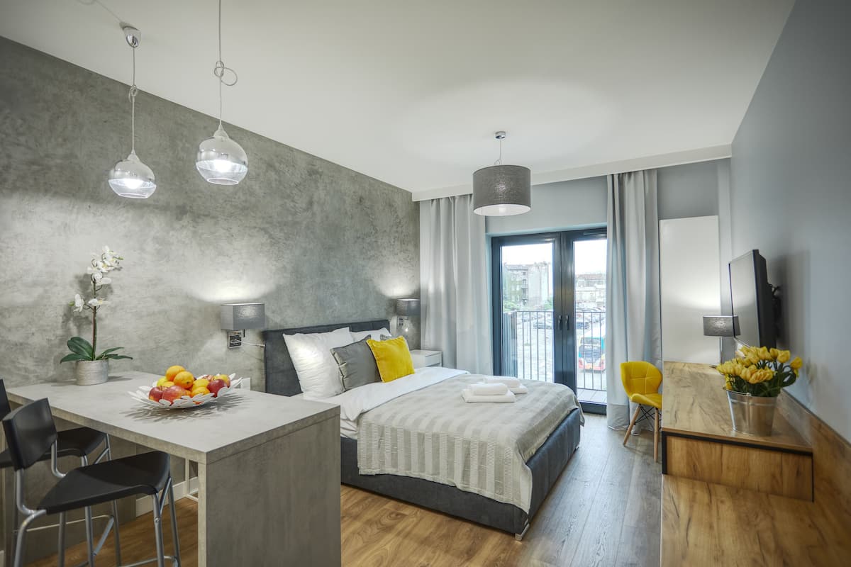 Apartament Yellow | 1 bedroom, individually decorated, individually furnished
