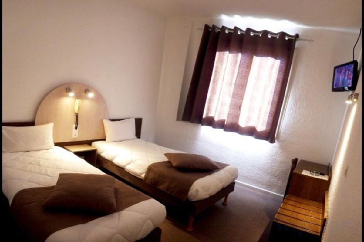 Classic Twin Room With Mountain View