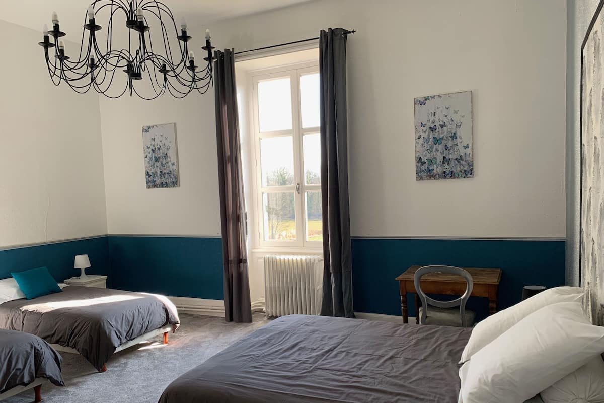 Chambre familiale, vue sur le jardin | 2 chambres, couette en duvet, lit avec matelas en mousse à mémoire