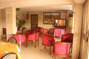 Aperto a colazione, pranzo e cena