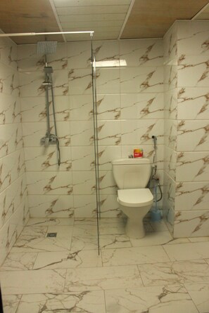 Standard Double Room | Bathroom