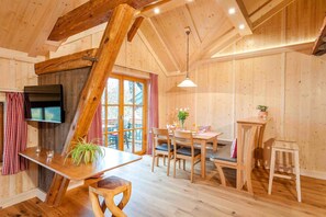 Condo (Sternenstadl) | 2 bedrooms, individually decorated, laptop workspace - Lamplhof (Rimsting)