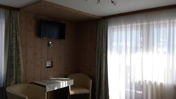 In-room safe, desk, cribs/infant beds, free WiFi