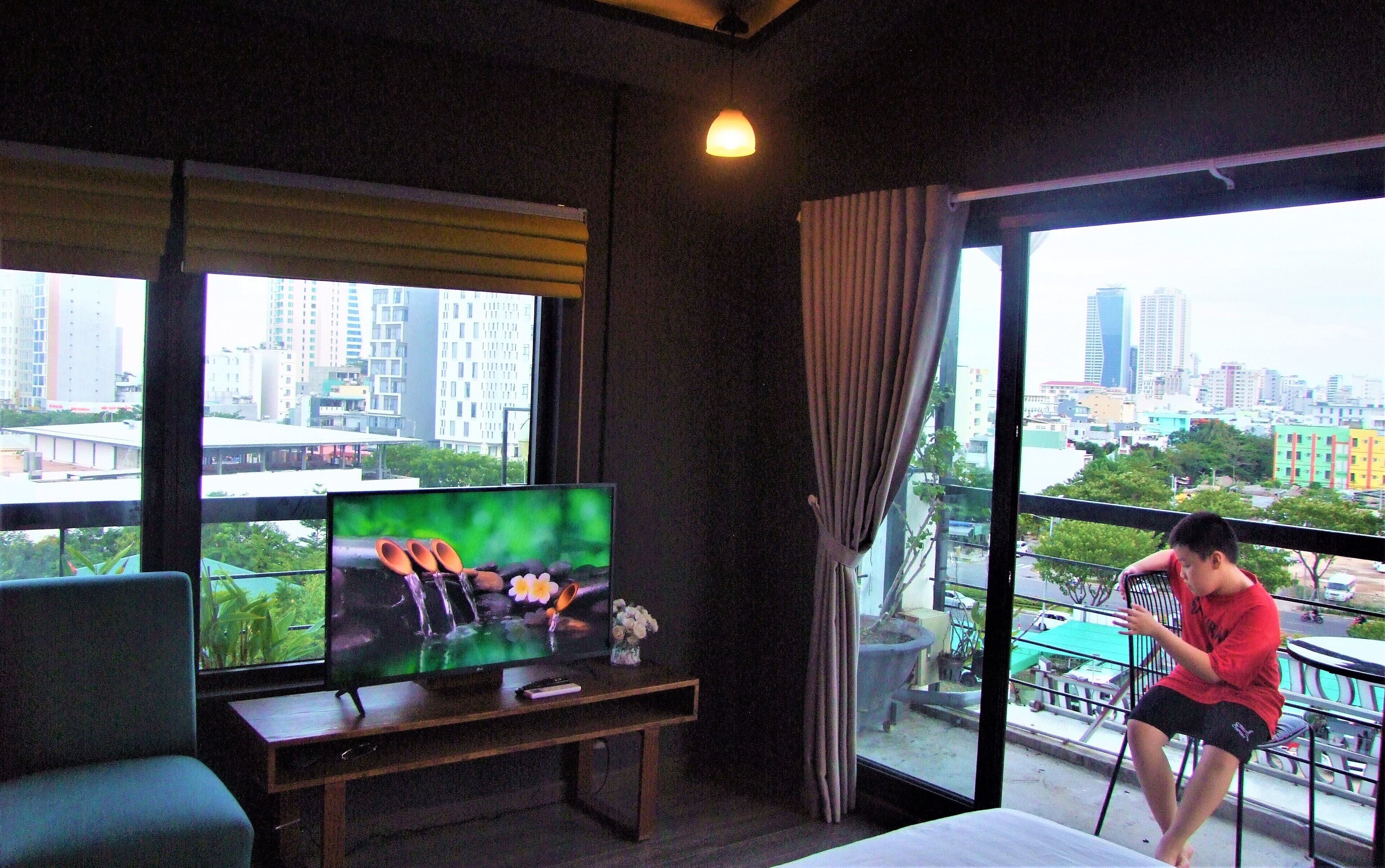deluxe loft, city view | 1 bedroom, minibar, desk, blackout curtains