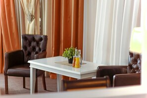 1 bedroom, minibar, desk, iron/ironing board - Hotel Teta (Timashevsk)