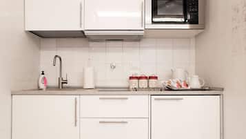 Apartamento, 1 cama de matrimonio, no fumadores | Cocina privada | Frigorífico, placa de cocina y utensilios de cocina