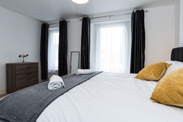 House, 3 Bedrooms | 3 bedrooms, premium bedding, individually decorated, desk