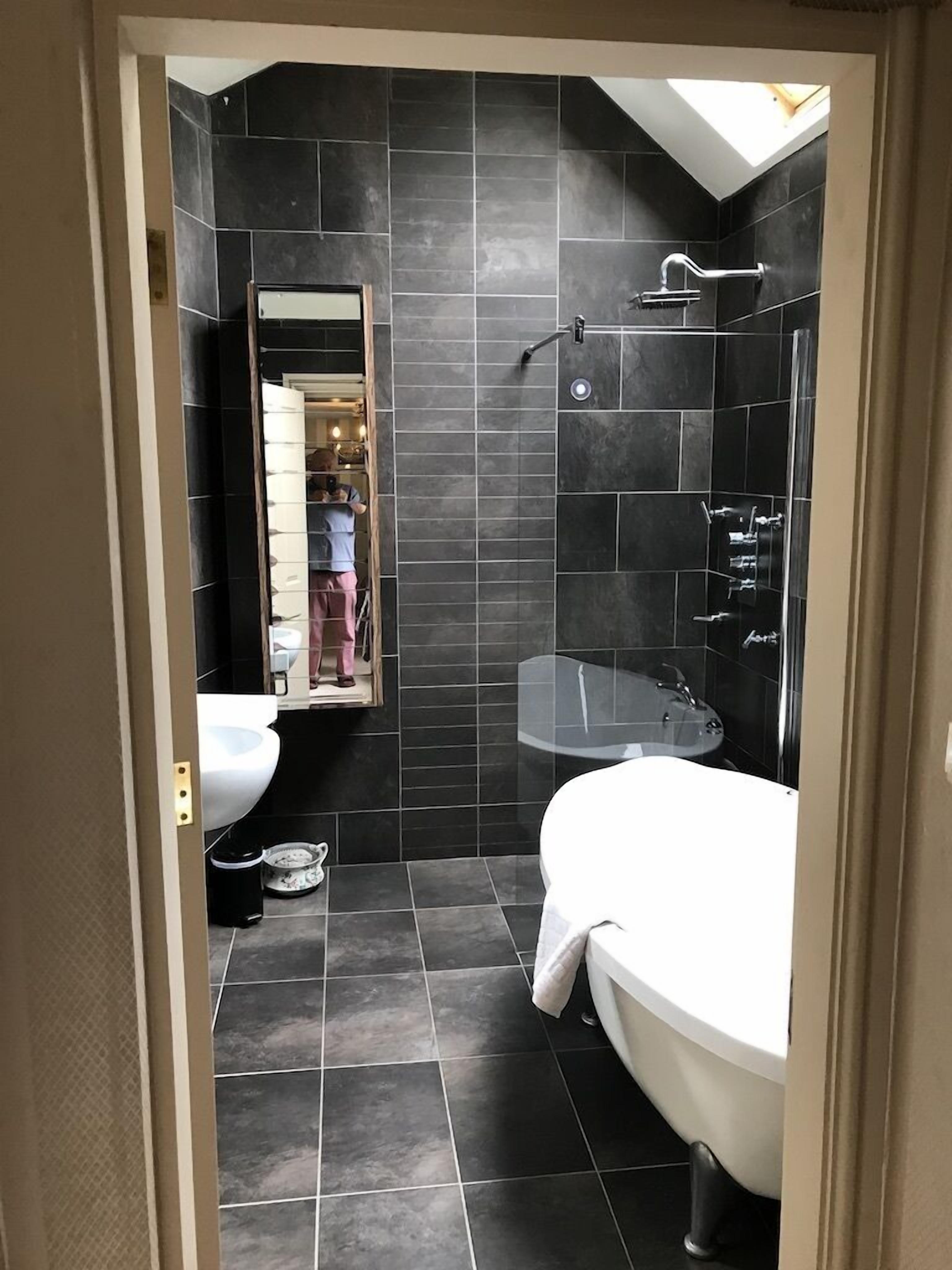 Double or Twin Room | Bathroom | Towels