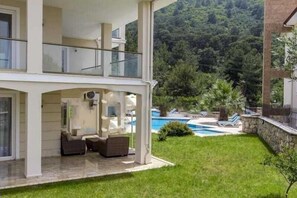 Garden - Villa Azelya 1 by Villamnet (Fethiye)