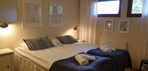 Rom, delt bad, anneks (7) | Sengetøy av topp kvalitet, strykejern/-brett og wi-fi (inkludert)