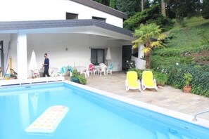 Piscine extérieure (ouverte en saison)