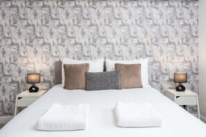 2 多间卧室、特色装修、特色家居、笔记本电脑工作区