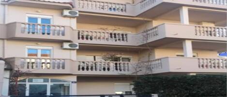 Mặt tiền nơi lưu trú