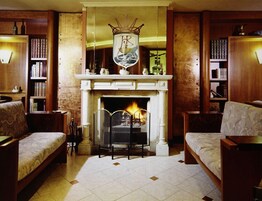 Área de estar no saguão