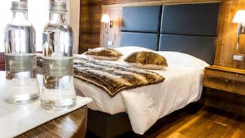 Suite junior | 1 dormitorio, caja fuerte, escritorio y ropa de cama