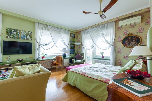 Suite, 2 Bedrooms | 2 bedrooms, cribs/infant beds, free WiFi