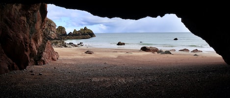 Una playa cerca