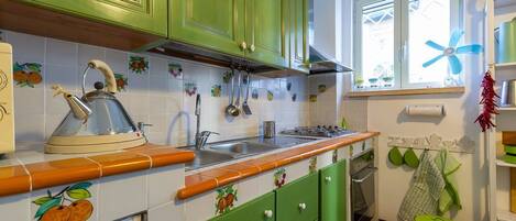 Apartment, 3 Schlafzimmer | Eigene Küche | Großer Kühlschrank, Ofen, Herdplatte, Kochgeschirr/Geschirr/Besteck