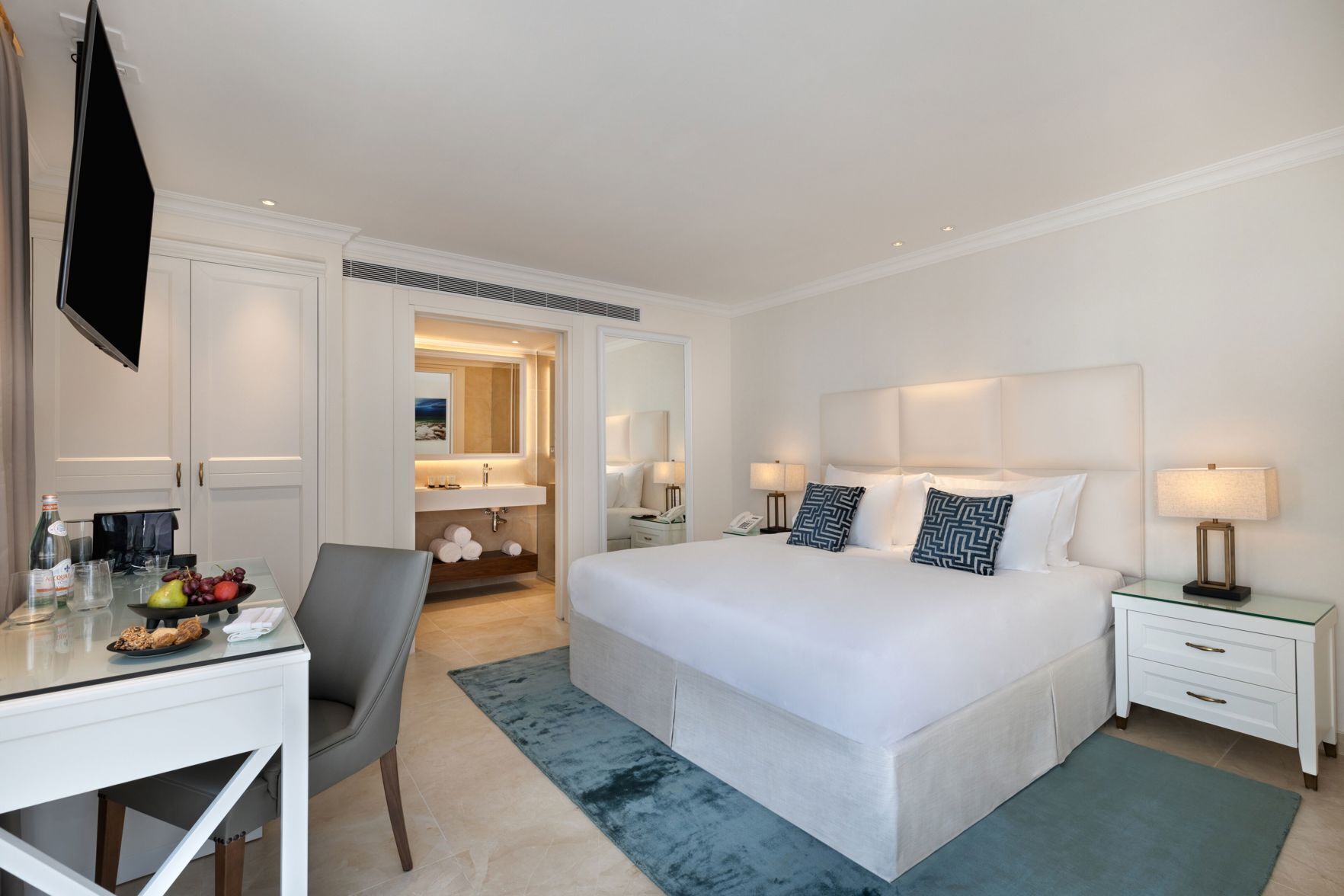 Premium bedding, minibar, in-room safe, desk