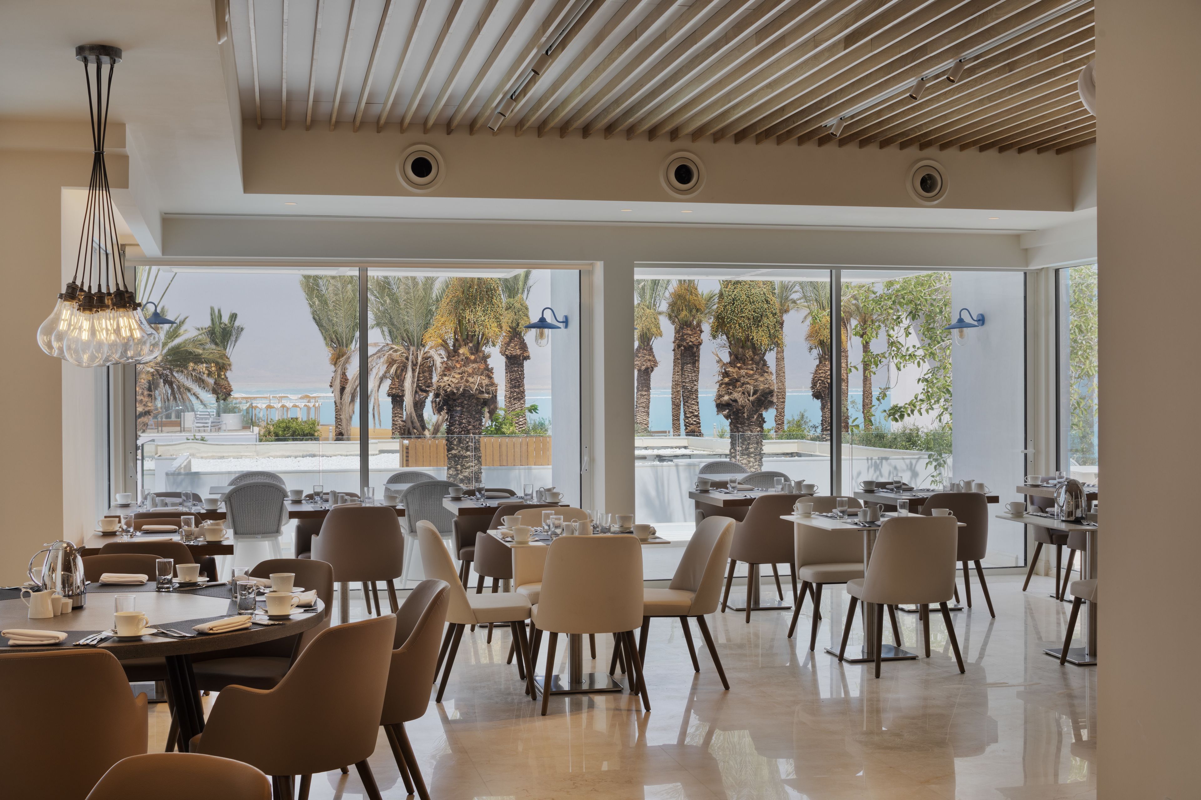 Frokost og middag serveres, middelhavsretter