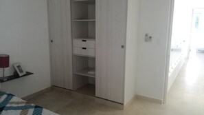 Casa, para no fumadores | 3 habitaciones, wifi gratis y ropa de cama 