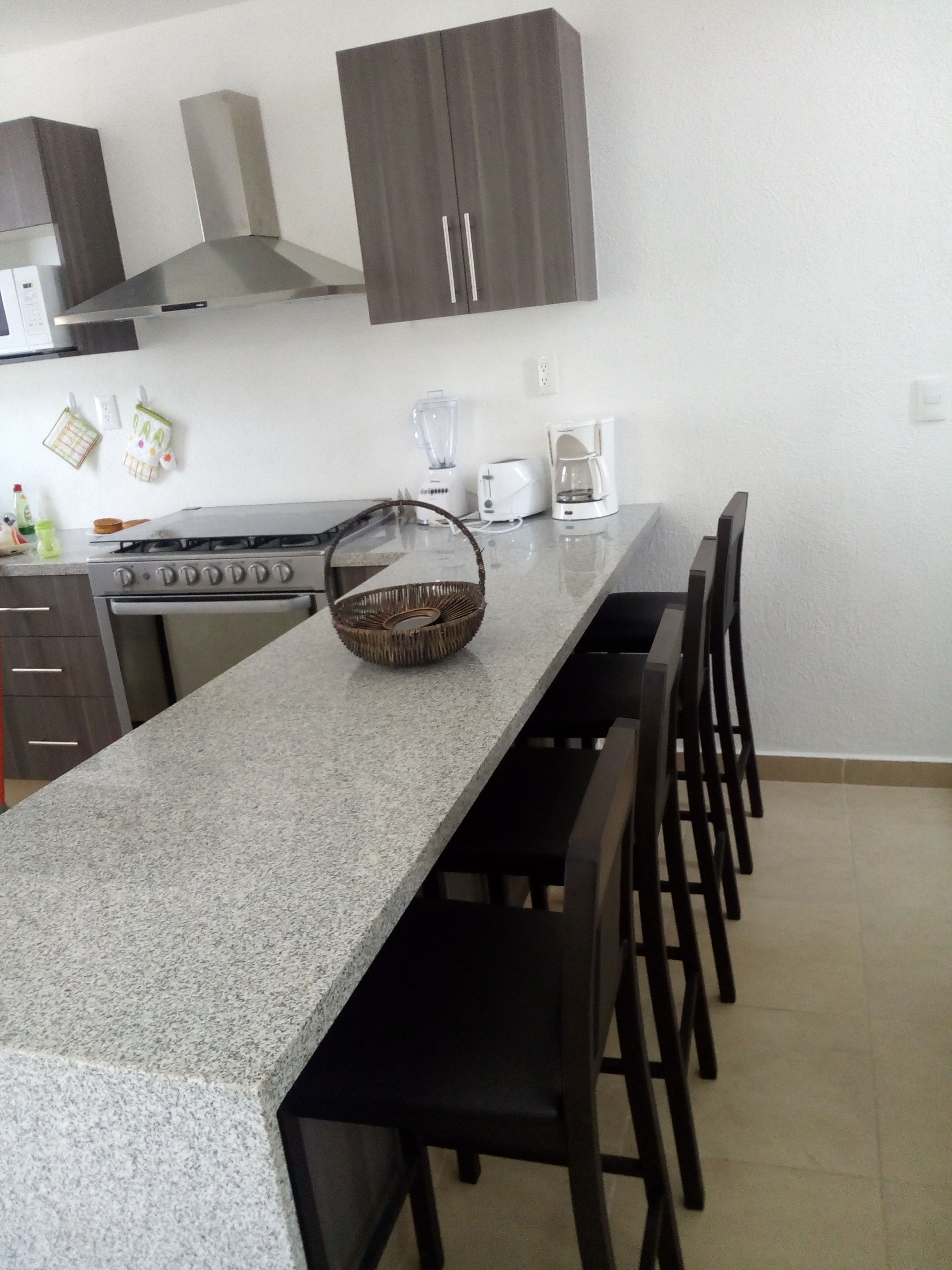 Casa, para no fumadores | Cocina privada | Cafetera y tetera, refrigerador con congelador, microondas y horno 