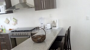 House, Non Smoking | Private kitchen - Villa Verde Limón by Akua (Playa del Carmen)