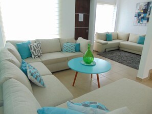 Ferienhaus, Nichtraucher | Wohnzimmer | Flachbildfernseher