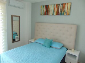 Casa, para não fumantes | 3 quartos, Wi-Fi de cortesia, roupa de cama