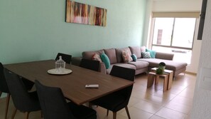 独立别墅, 无烟房 | 起居区 | 平板电视