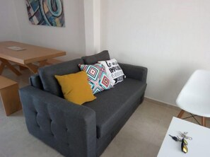 House, Non Smoking | Living area | Flat-screen TV
