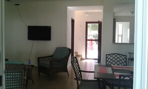 House, Non Smoking | Living area