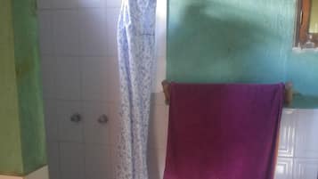 Kabin Tradisional, 1 Tempat Tidur Queen, Bebas Asap Rokok | Shower kamar mandi