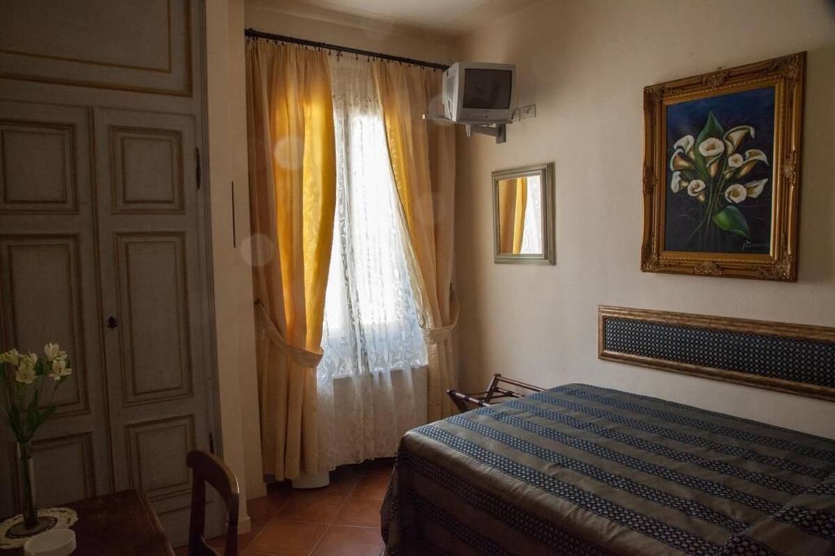 Habitación individual superior | Cunas gratuitas, camas extra y wifi gratis