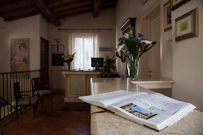 Interior detail - Locanda Degli Artisti (Borgo San Lorenzo)