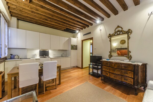 Apartment, 1 Schlafzimmer | Eigene Küche | Großer Kühlschrank, Mikrowelle, Ofen, Herdplatte