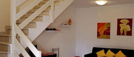 Duplex - 2 sovrum | Vardagsrum | Platt-tv