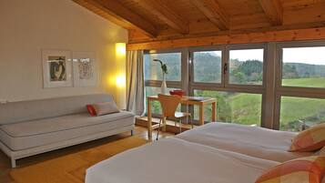 Kahden hengen superior-huone (yksi tai kaksi sänkyä) | Ilmaiset vauvansängyt, lisävuoteet, ilmainen Wi-Fi, vuodevaatteet