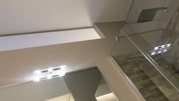 Deluxe-Apartment, 1 Doppelbett und Schlafsofa, Nichtraucher, Stadtblick (Diamond) | Badezimmer