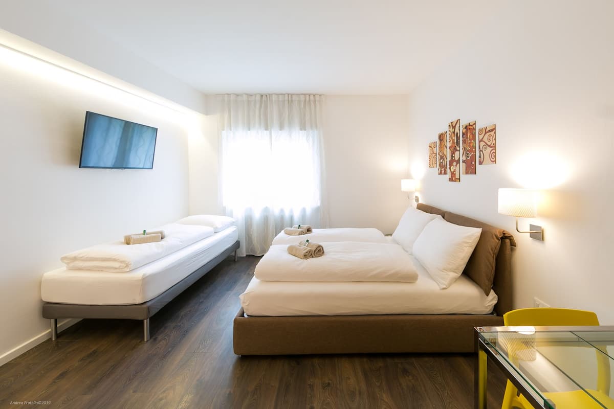 Business Apartment, Non Smoking, City View (Orange) | Frette Italian sheets, premium bedding, individually decorated