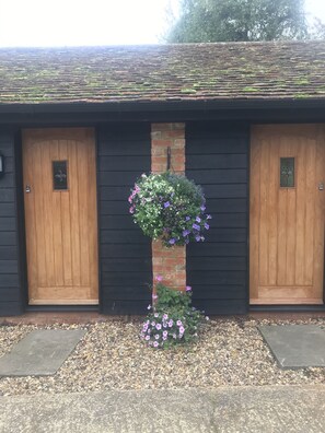Exterior - Upper Wood End Farm (Bedford)