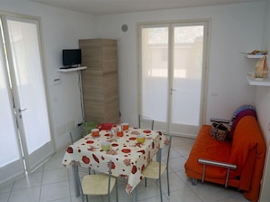 Apartment, 3 Bedrooms | Living area - Best Primo Piano (Comacchio)