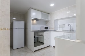 Apartment, 2 Bedrooms, 2 Bathrooms | Private kitchen | Full-sized fridge, microwave, oven, stovetop - Bairro Alto Experience by Homing (Lisbon)