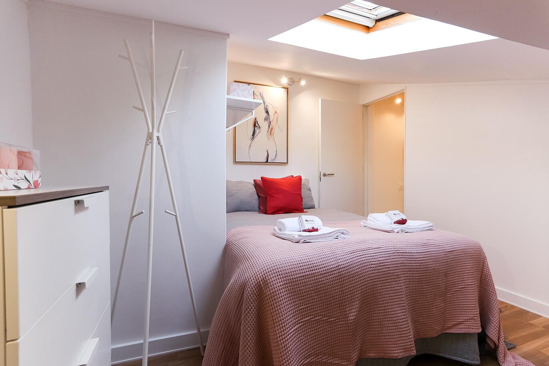 2 dormitoris, planxa i posts de planxar, wifi gratuïta i roba de llit 