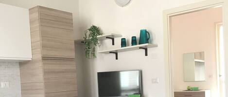 Apartment, 2 Bedrooms | Private kitchenette